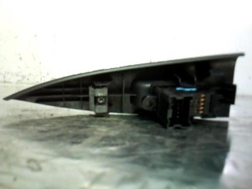 Used Right rear window switch Right rear window switch NISSAN NOTE (E11, NE11) 1.5 dCi (86 hp) 21362293 21362293