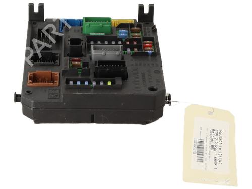 Used Fuse box Fuse box 21368058 21368058