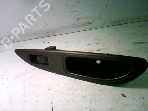 Used Right rear window switch NISSAN PRIMERA Hatchback (P12) 2.2 Di (126 hp) 21365009