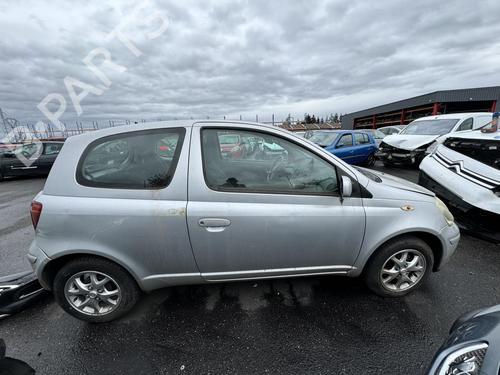Brugte TOYOTA YARIS (_P1_) 1.0 (SCP10_, SCP10R) (65 hp) 4228961