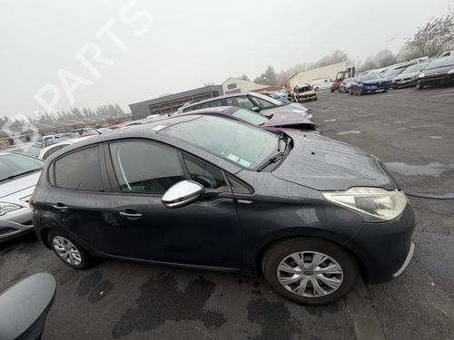 Clutch pedal PEUGEOT 208 I (CA_, CC_) 1.2 VTI 82 | BP30381227I13 