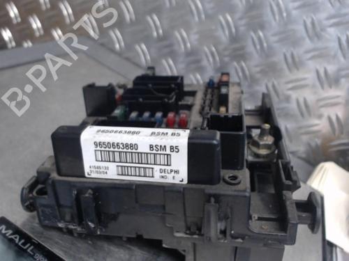 Zekeringkast PEUGEOT 307 (3A/C) 1.6 HDi 110 (109 hp) 21368641