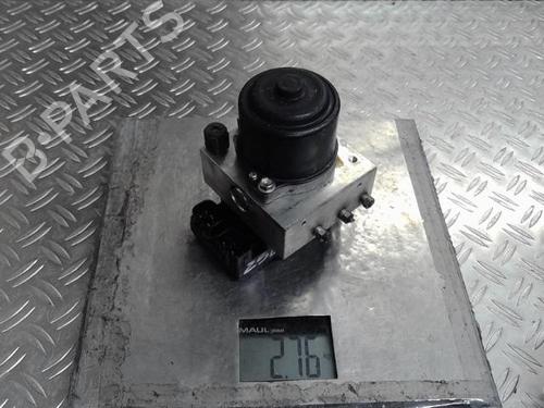 Used ABS pump TOYOTA HIACE IV Van (__H1_, __H2_) 2.5 D-4D (KLH12, KLH22) (95 hp) 24028781