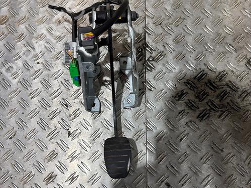 Used Break pedal Break pedal 38563187 38563187