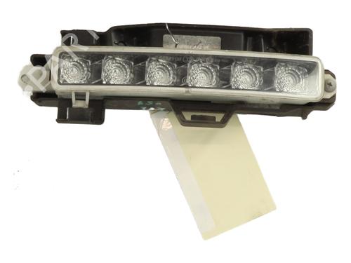 right-daytime-light-peugeot-108-2014-36875886 main image