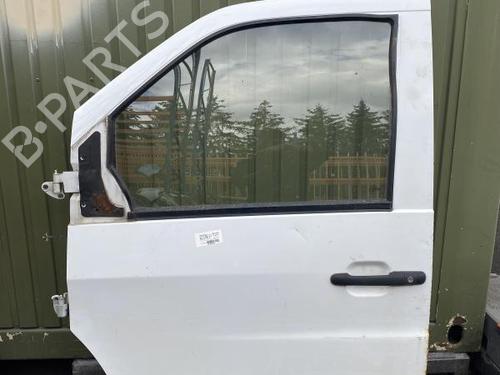 Used Left front door MERCEDES-BENZ VITO Van (W638) 108 CDI 2.2 (638.094) (82 hp) 21369194