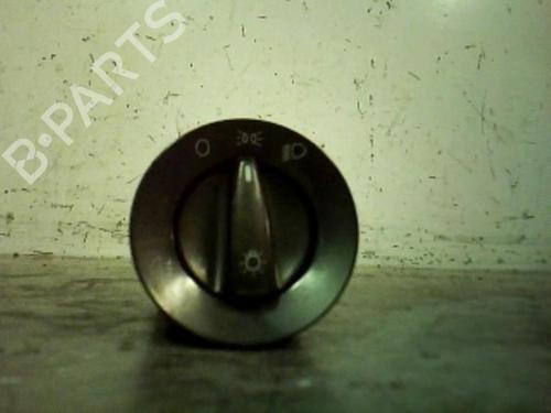 Used Headlight switch VW GOLF IV (1J1) 1.4 16V (75 hp) 21362652