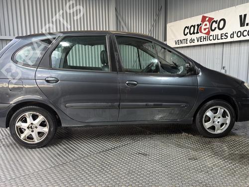 Right headlight RENAULT SCÉNIC I MPV (JA0/1_, FA0_) 1.9 dCi (JA05, JA1F) | BP32117655C29 