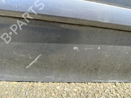 Used Right front door Right front door 37511215 37511215