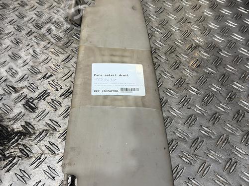 Used Right sun visor Right sun visor 32015201 32015201