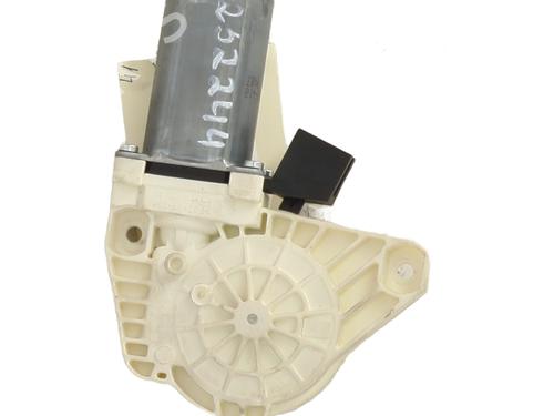 Right front window motor MERCEDES-BENZ A-CLASS (W169) A 180 CDI (169.007, 169.307) | BP26582533E20 