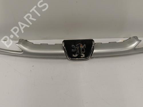Used Grille PEUGEOT 206 CC (2D) 1.6 16V (2DNFUF, 2DNFUR) (109 hp) 29449123
