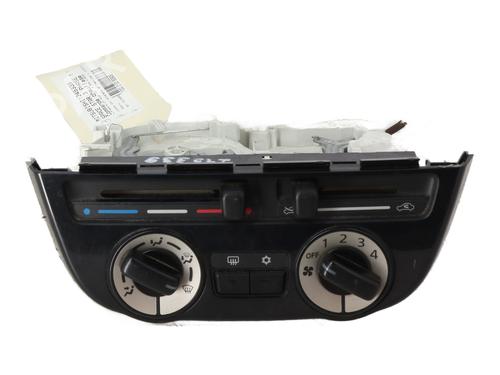 AC Styreenhet / Manøvreringsenhet MITSUBISHI MIRAGE / SPACE STAR VI Hatchback (A0_A) 1.0 (A05A) (71 hp) 23808261