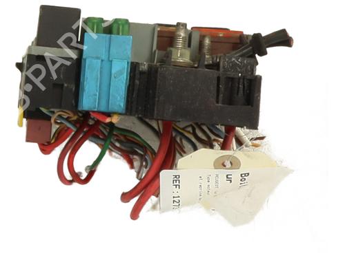 Used Fuse box Fuse box 37277567 37277567