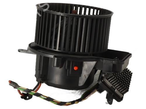 Used Heater blower motor Heater blower motor PEUGEOT 5008 (0U_, 0E_) 1.6 HDi (110 hp) 32481865 32481865