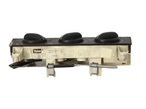 climate-control-renault-master-ii-van-fd-22-dci-90-7701205588-1997-1998-1999-2000-2001-2002-2003-2004-2005-2006-2007-2008-2009-2010-2011-2012-2013-22299003 main image