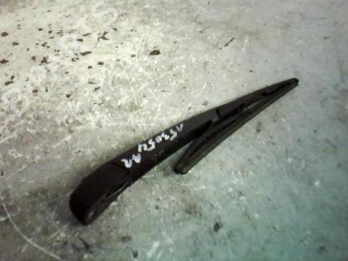 Used Rear windshield wiper arm RENAULT MEGANE II (BM0/1_, CM0/1_) 1.5 dCi (BM0F, BM0T, BM2B, CM0F, CM0T) (82 hp) 21304096