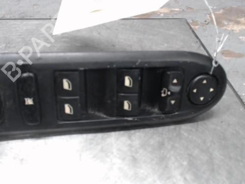 Used Left front window switch Left front window switch PEUGEOT 407 (6D_) 2.0 HDi 135 (6DRHRH, 6DRHRE, 6DRHRG, 6DRHRJ) (136 hp) 21305621 21305621