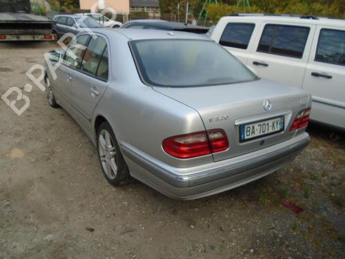 Brugte MERCEDES-BENZ E-CLASS (W210) E 320 CDI (210.026) 1993696