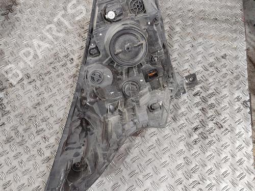 left-headlight-renault-trafic-iii-van-fg_-2014-37077399 main image