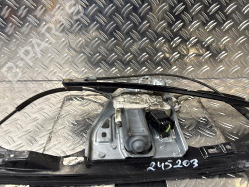 Motor elevalunas delantero izquierdo MERCEDES-BENZ C-CLASS (W203) C 220 CDI (203.008) (150 hp) 22318544