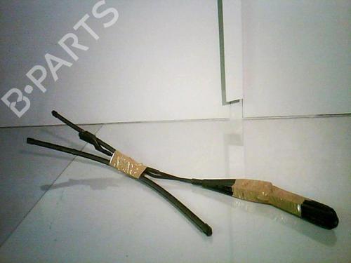 Used Front windshield wiper arm FORD FIESTA VI (CB1, CCN) 1.25 (60 hp) 21321460
