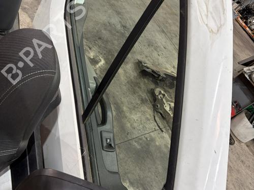 Used Right front door Right front door 37474140 37474140