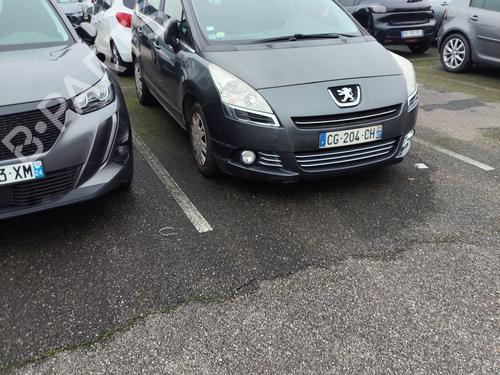 Used Parts PEUGEOT 5008 (0U_, 0E_) 1.6 HDi (112 hp) 4439841