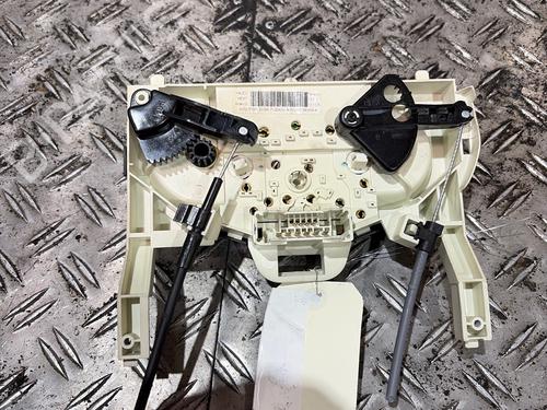 Used Climate control Climate control 38721979 38721979