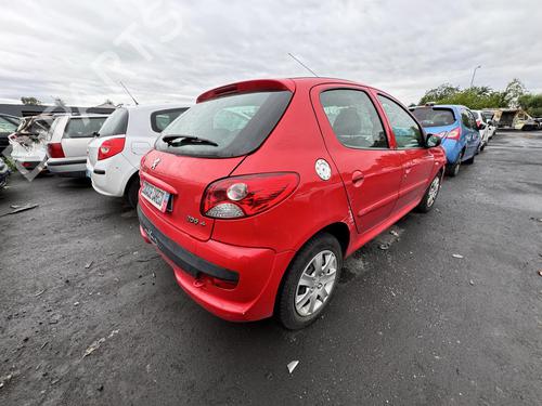 Left mirror PEUGEOT 206+ (2L_, 2M_) 1.4 HDi eco 70 | BP21298202C26
