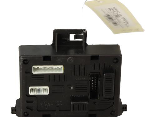 Used Fuse box RENAULT MODUS / GRAND MODUS (F/JP0_) 1.5 dCi (FP0D, JP0D) (82 hp) 21370102