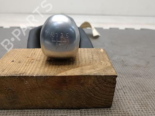 Used Shift knob Shift knob PEUGEOT 2008 I (CU_) 1.6 BlueHDi 120 (120 hp) 21573280 21573280