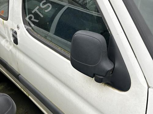 Used Right front door PEUGEOT PARTNER Box Body/MPV (5_, G_) 1.9 D (69 hp) 23334628