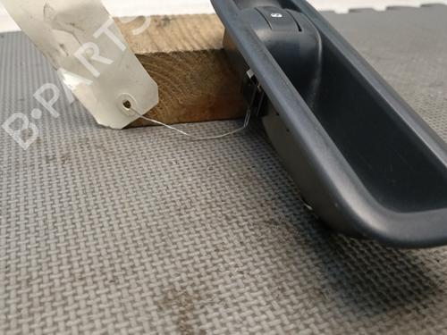 Used Right front window switch Right front window switch RENAULT CLIO III (BR0/1, CR0/1) 1.5 dCi (C/BR0G, C/BR1G) (68 hp) 21667396 21667396