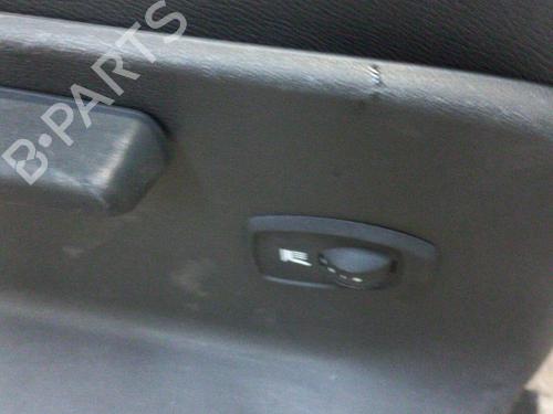 Right front seat RENAULT MEGANE III Hatchback (BZ0/1_, B3_) 1.9 dCi (BZ0N, BZ0J) | BP21323127C16 