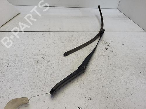 Used Front windshield wiper arm FORD FIESTA VI (CB1, CCN) 1.4 TDCi (70 hp) 21325444