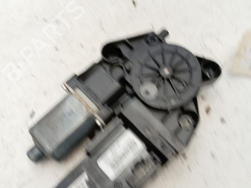 Vindusheismotor venstre foran RENAULT SCÉNIC I MPV (JA0/1_, FA0_) 1.9 dCi (JA05, JA1F) | BP29506877E21 