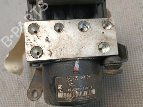 Used ABS pump PEUGEOT 206 CC (2D) 1.6 16V (2DNFUF, 2DNFUR) (109 hp) 21325711