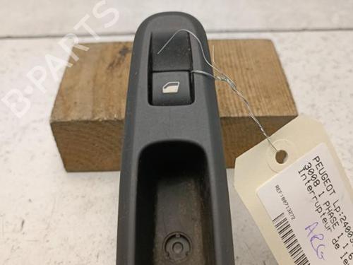 Used Left rear window switch Left rear window switch PEUGEOT 3008 I MPV (0U_) 1.6 THP (156 hp) 22130723 22130723
