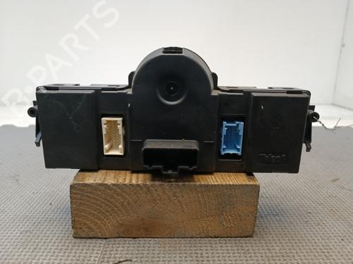 Used Climate control Climate control 21324944 21324944