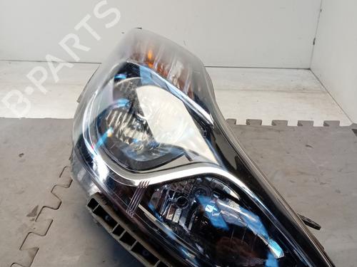 Used Right headlight HYUNDAI ix20 (JC) 1.4 CRDi (78 hp) 29243616