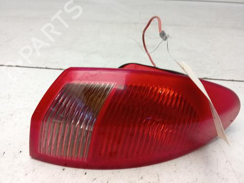 Høyre baklys ALFA ROMEO 147 (937_) 1.9 JTD (937.AXD1A, 937.BXD1A, 937.AXV1A, 937.BXB1A,... (115 hp) 29564556