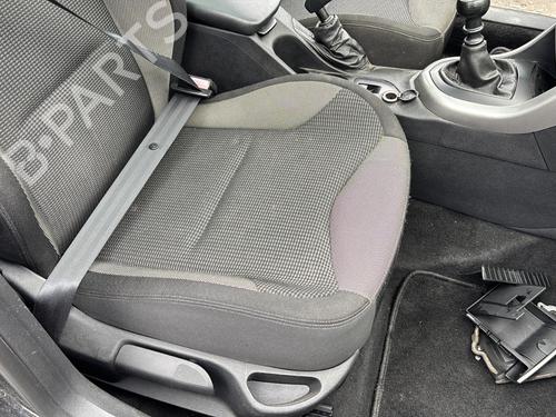 Right front seat PEUGEOT 308 SW I (4E_, 4H_) 1.6 HDi | BP27527797C16