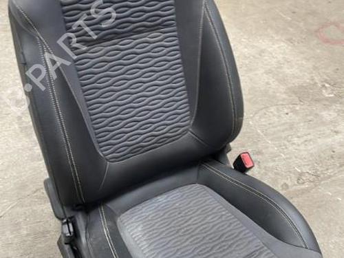 Used Right front seat Right front seat OPEL ZAFIRA TOURER C (P12) 2.0 CDTi (75) (130 hp) 21777993 21777993