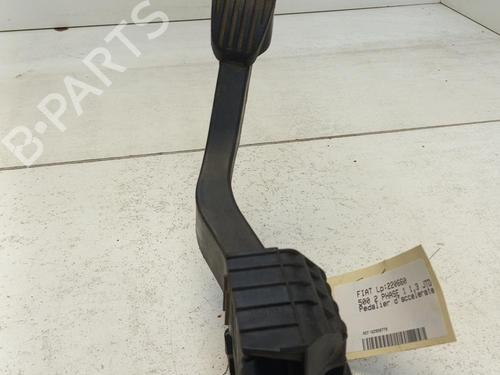 Used Pedal FIAT 500 (312_) 1.3 D Multijet (312AXB1A) (75 hp) 21324327