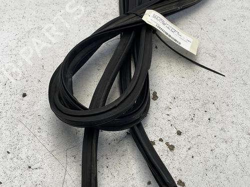 Used Rubber door seal CITROËN DS3 (SA_) 1.6 THP 155 (156 hp) 21322746