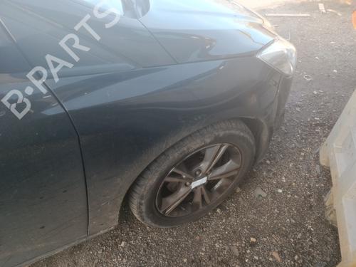 Used Right front fenders FORD FOCUS III 1.6 TDCi (115 hp) 23805389