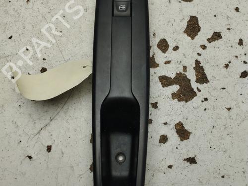 Interrupteur de vitre avant droite RENAULT MEGANE III Hatchback (BZ0/1_, B3_) 1.5 dCi (BZ09, BZ0D, BZ1W, BZ29, BZ14) (110 hp) 31864491