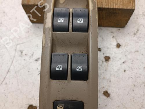 Used Left front window switch Left front window switch RENAULT SCÉNIC II (JM0/1_) 1.5 dCi (JM0F) (82 hp) 21326097 21326097
