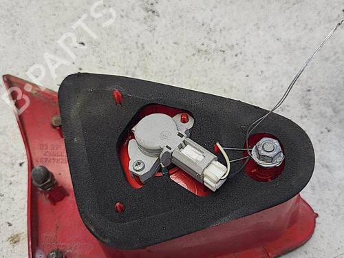 Used Right tailgate light Right tailgate light ALFA ROMEO 147 (937_) 1.9 JTD 16V (937.AXG1B, 937.BXG1B) (140 hp) 22129851 22129851
